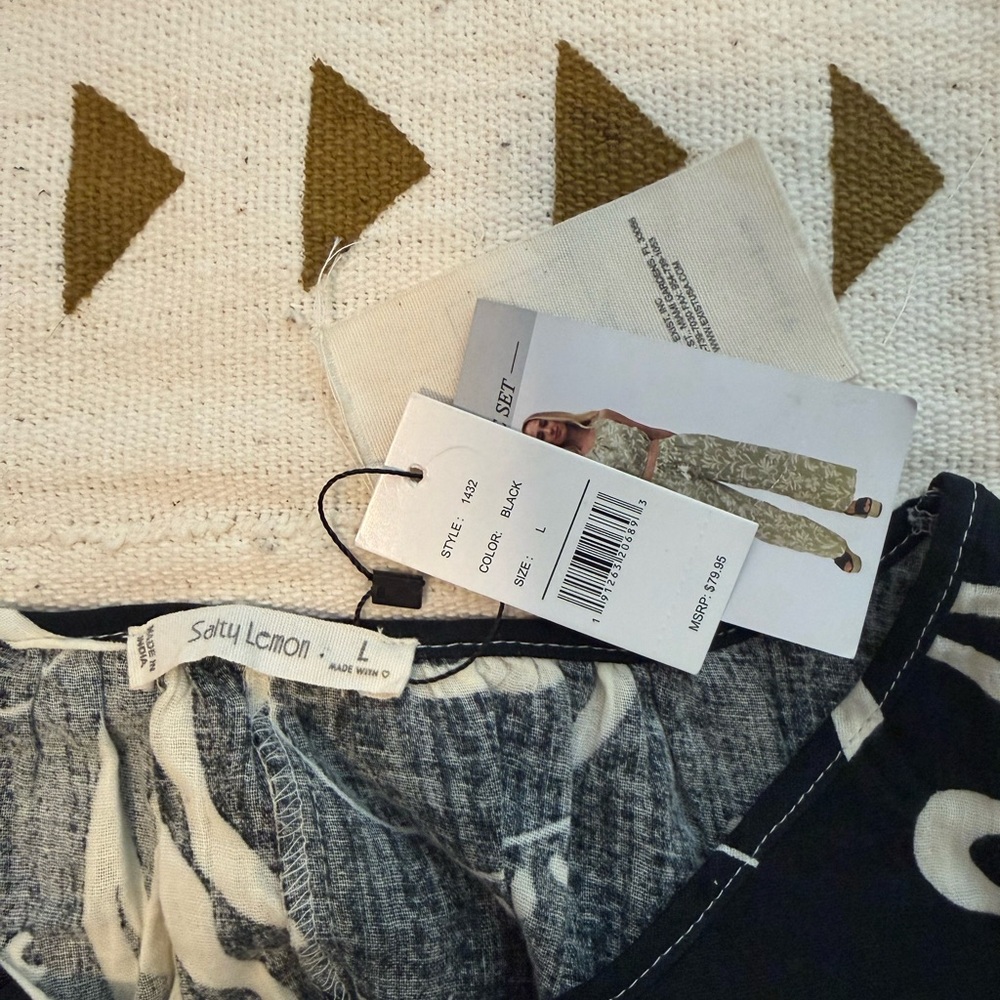 Patterned Crop Bubble Top - Picture 3 of 4